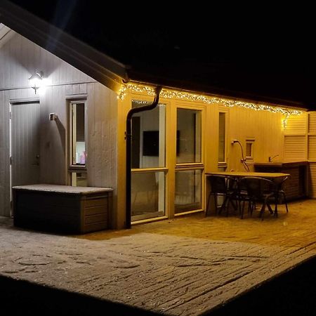Feriehus Ved Sjoen Tomra Exterior foto